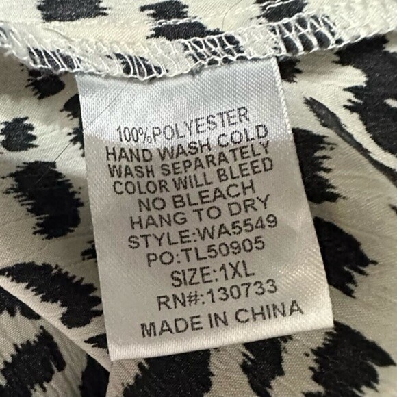 Umgee‎ Animal Print Top Size 1XL - Picture 16 of 16